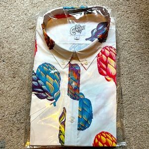 Cynar button up shirt Men’s Large